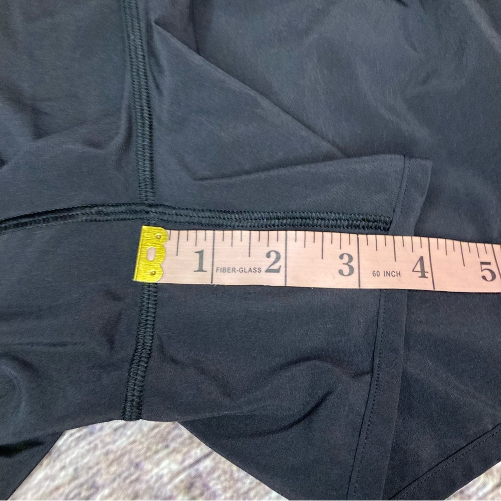 Lululemon shorts - Picture 8 of 8